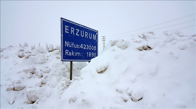Kar ve tipinin etkili olduğu Doğu Anadolu´da yollar ulaşıma kapandı