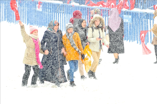 Erdoğan sevgisine kar ve tipi de engel olamadı